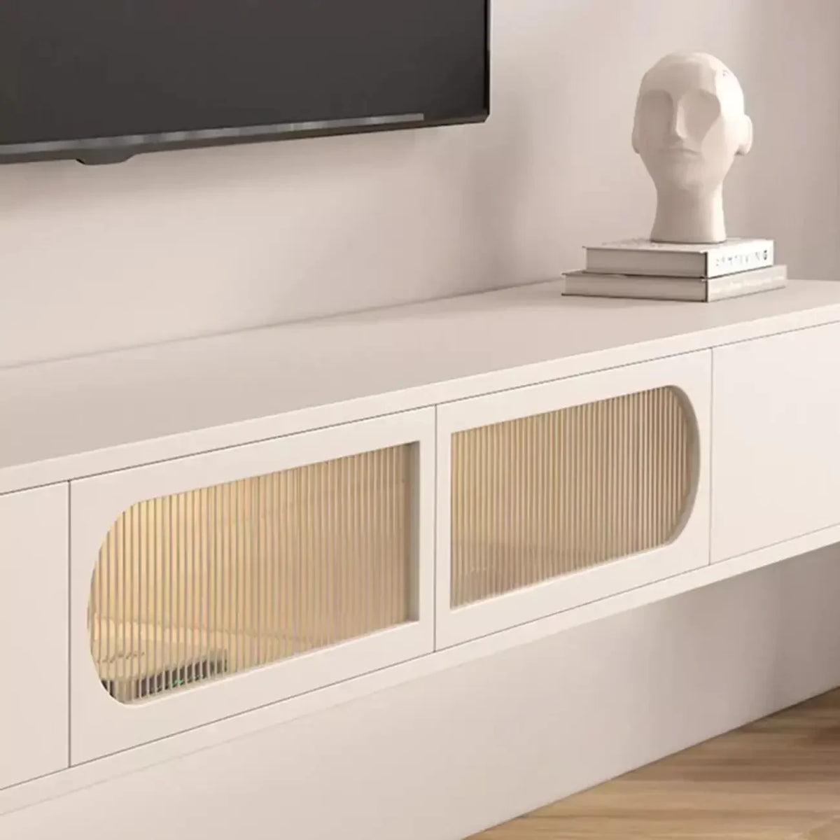 Weißes hängendes TV-Board aus Holz mit Stauraum für das Wohnzimmer