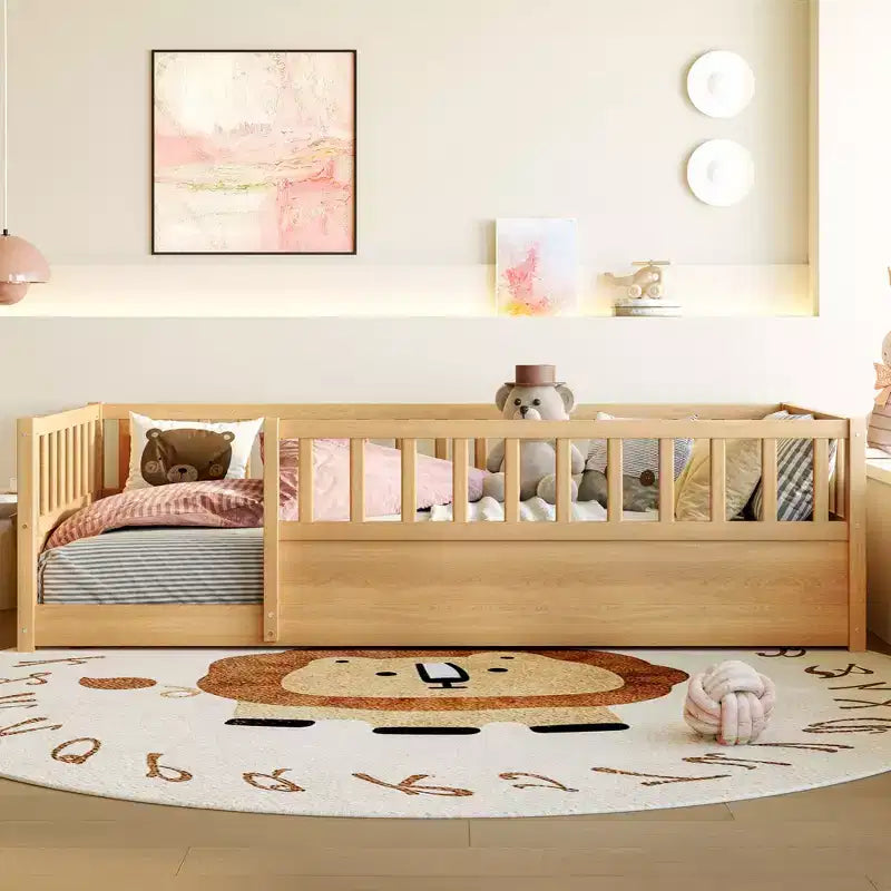 GDFStudio Bodenbett aus Rowan-Kiefernholz mit extra hoher Sicherheitsbarriere