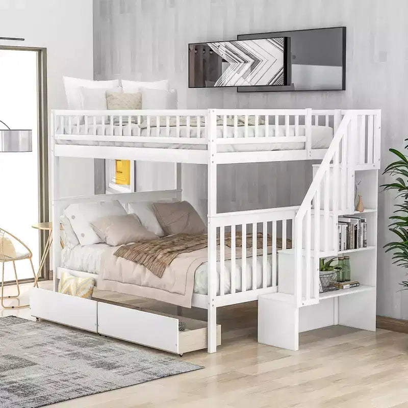 Etagenbett mit zwei Full-Size-Liegeflächen, Schubladen und Treppe mit Stauraum