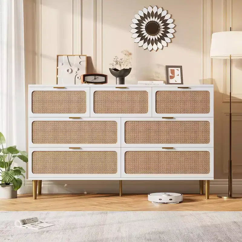 Rattan Kommode mit 7 Schubladen für das Schlafzimmer, hoher Schrank mit tiefen Schubladen, große Kommode für den Kleiderschrank mit breiter Ablagefläche, Holzkommode für das Wohnzimmer