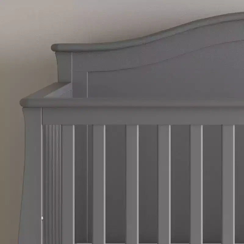 4-in-1-Wandlungsfähiges Babybett, wandelbar zum Tagesbett, Kleinkindbett und Full-Size-Bett, 3 Matratzenpositionen, babyfreundliche Oberflächenbeschichtung