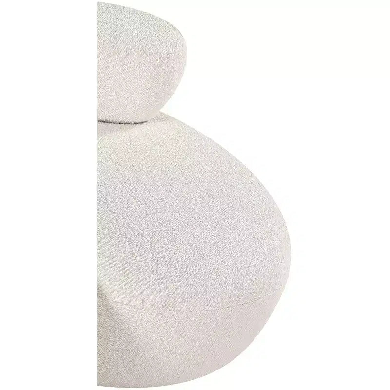 Meridian Furniture Venti Stuhl aus Bouclé-Stoff