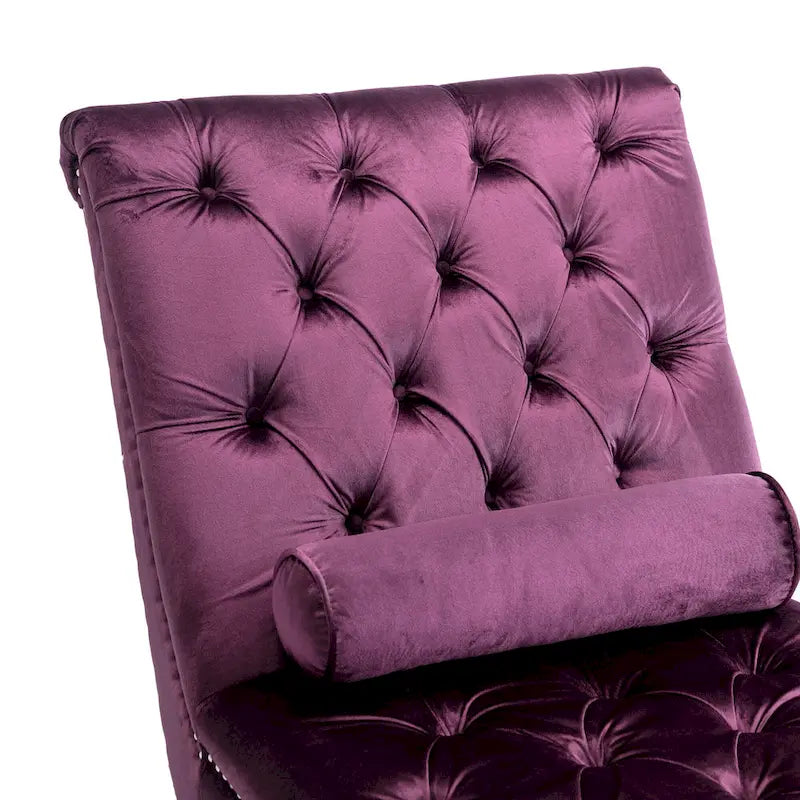 Violette, gepolsterte Récamiere mit Knopfheftung, Kissen und Acrylbeinen