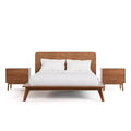 HOMES: Inside + Out 3-teiliges Schlafzimmermöbel-Set im Mid-Century-Stil aus Riverstone-Holz mit Bettgestell und 2 Nachttischen, Walnussfarben