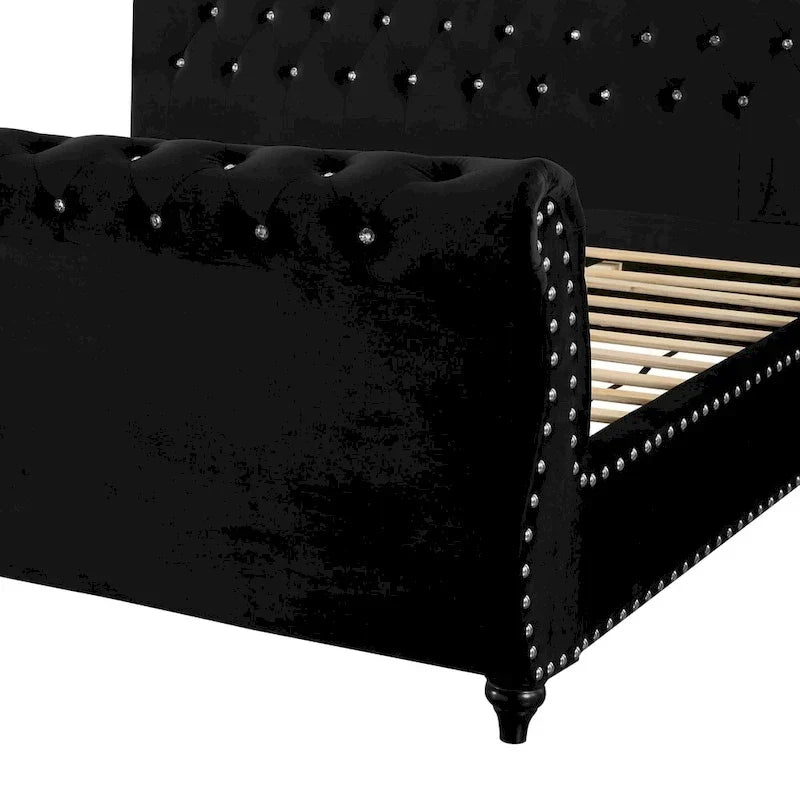 Schlittenbett aus schwarzem Samt mit Kristallknopfheftung