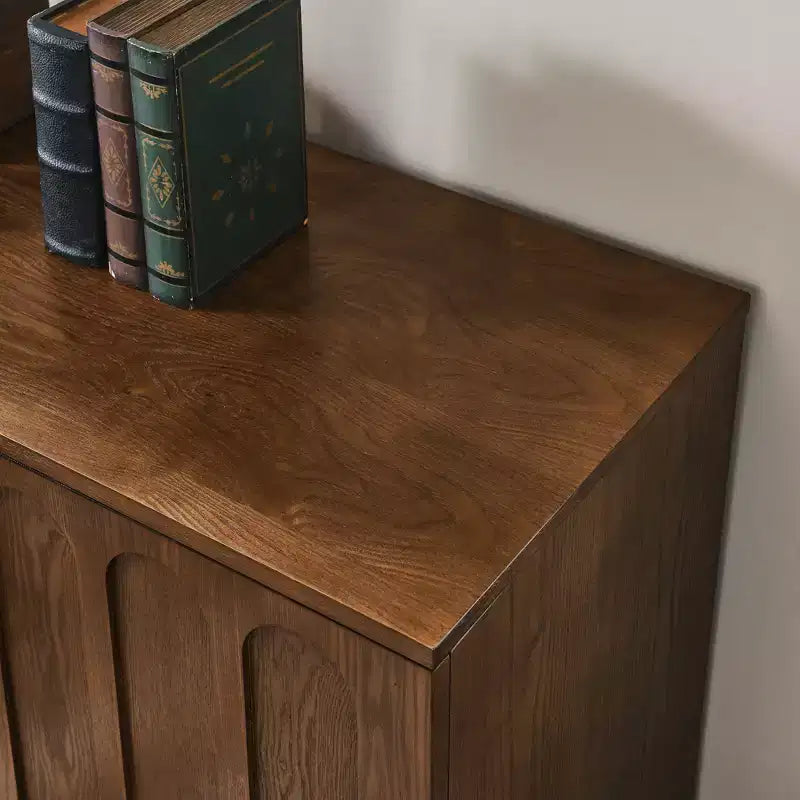MAYEERTY Geriffeltes Sideboard Buffetschrank mit Regalen und Massivholzbeinen für Wohnzimmer und Esszimmer