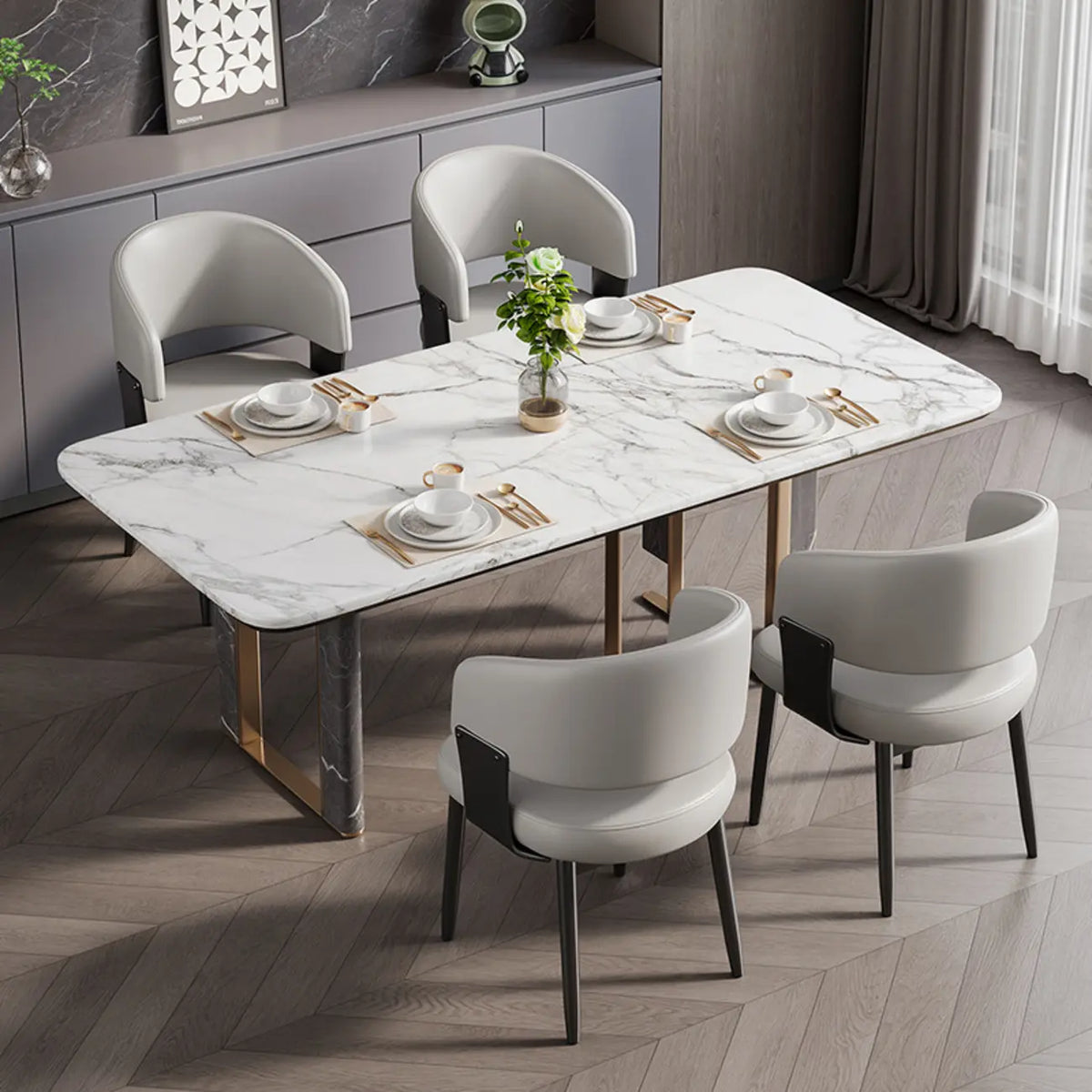 Modern gepolsterter Esszimmerstuhl in Glam-Optik mit Lederbezug