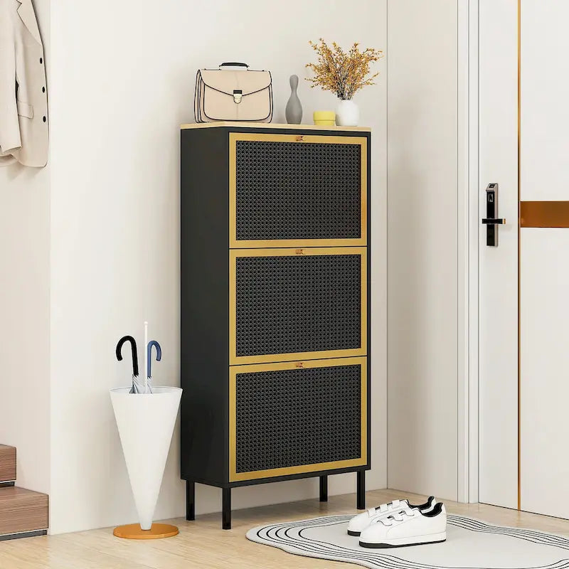 Freistehender Schuhschrank mit 3 Metalltüren
