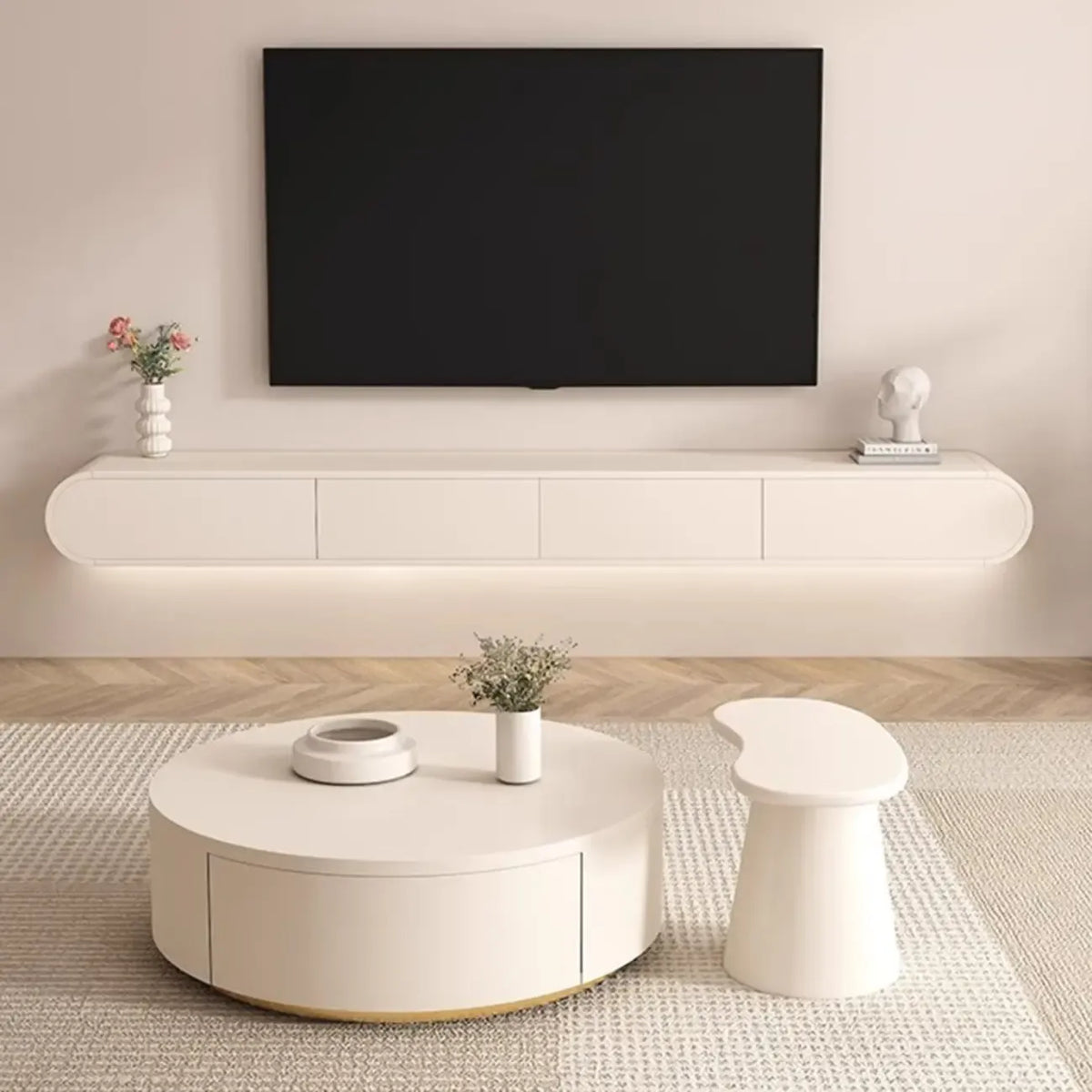 Weißes hängendes TV-Board aus Holz mit Stauraum für das Wohnzimmer