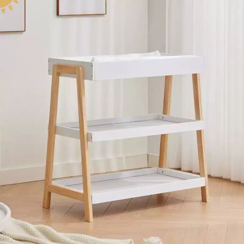 Moderner Wickeltisch mit wasserfester Auflage & 2 Ablagefächern, tragbare Baby-Wickelkommode aus Holz für Neugeborene/Kleinkinder, Holz+Weiß