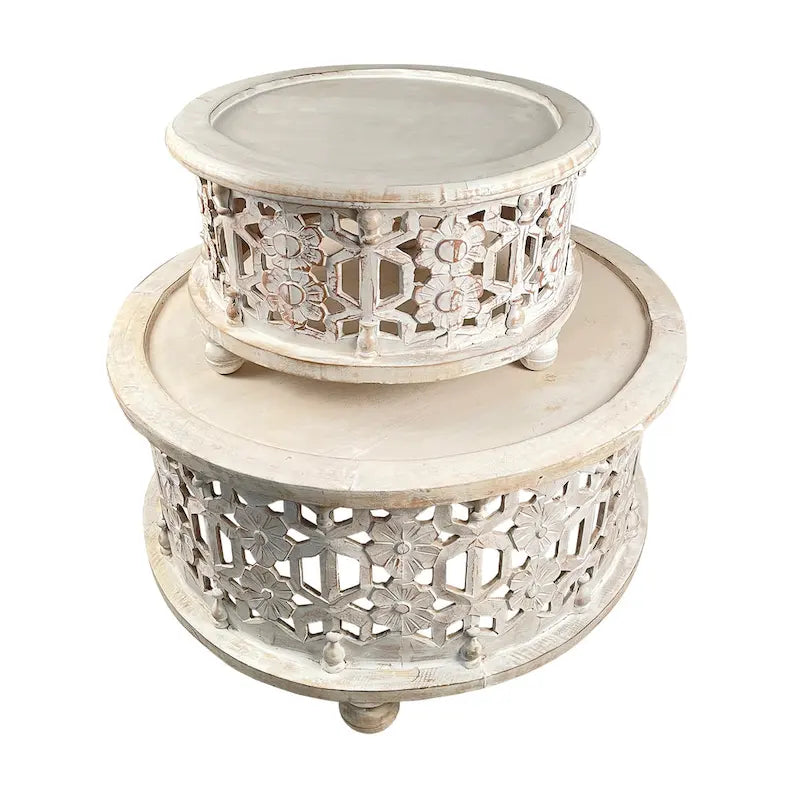 30-Zoll rundes zweiteiliges Holz-Couchtischset mit geschnitztem Blumenmotiv in Antikweiß