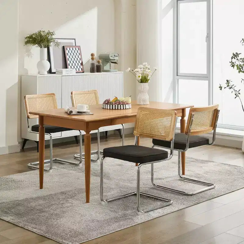 2 Stück moderne Esszimmerstühle mit Leinenbezug, Rattanstuhlücken und Chromgestell