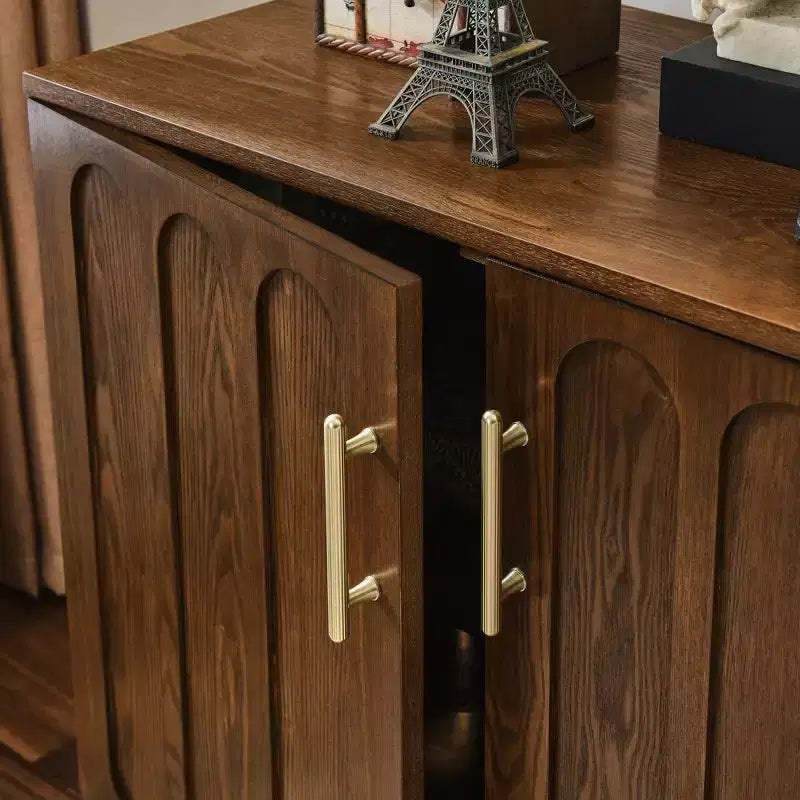 MAYEERTY Geriffeltes Sideboard Buffetschrank mit Regalen und Massivholzbeinen für Wohnzimmer und Esszimmer