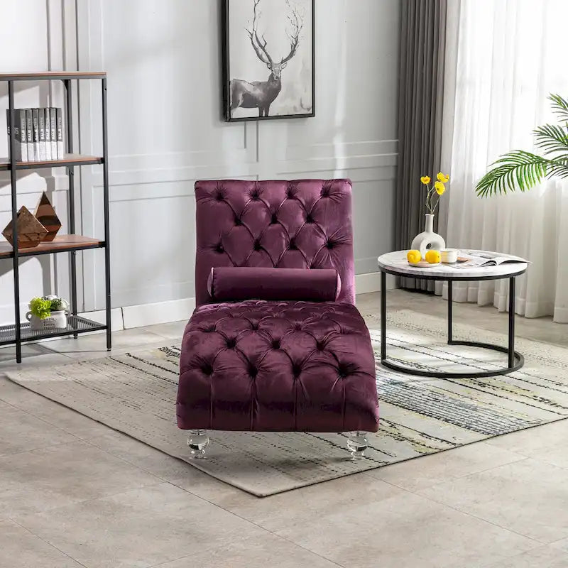 Violette, gepolsterte Récamiere mit Knopfheftung, Kissen und Acrylbeinen