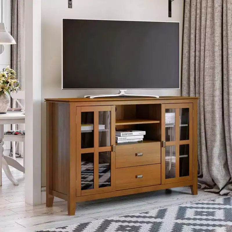Stratford Hoher TV-Ständer aus Massivholz für TVs bis zu 55 Zoll – WyndenHall