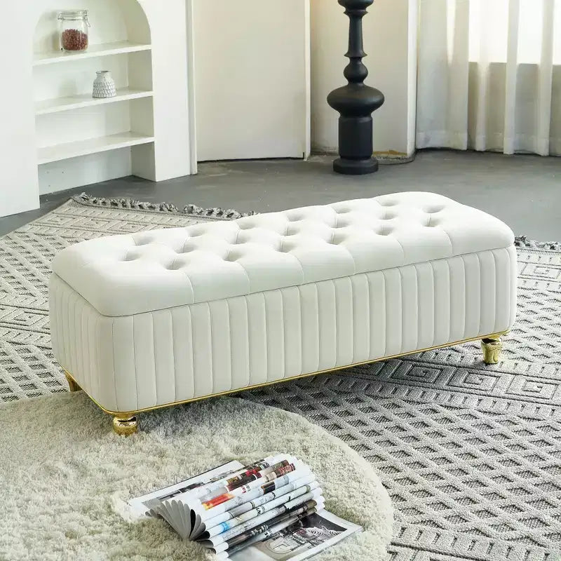 Okak moderne Luxus-Ottomanenbank mit Klappdeckel und tiefen Knöpfen, goldener Verzierung und Metallbeinen, gepolsterte Sitzbank mit Stauraum für Wohnzimmer und Schlafzimmer