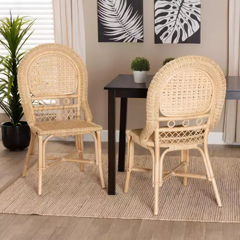bali & pari Jelita Modernes Bohemian-Set aus 2 Rattan-Esszimmerstühlen in natürlichem Braun