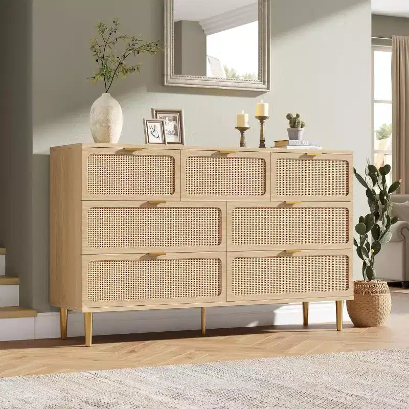 Rattan Kommode mit 7 Schubladen für das Schlafzimmer, hoher Schrank mit tiefen Schubladen, große Kommode für den Kleiderschrank mit breiter Ablagefläche, Holzkommode für das Wohnzimmer