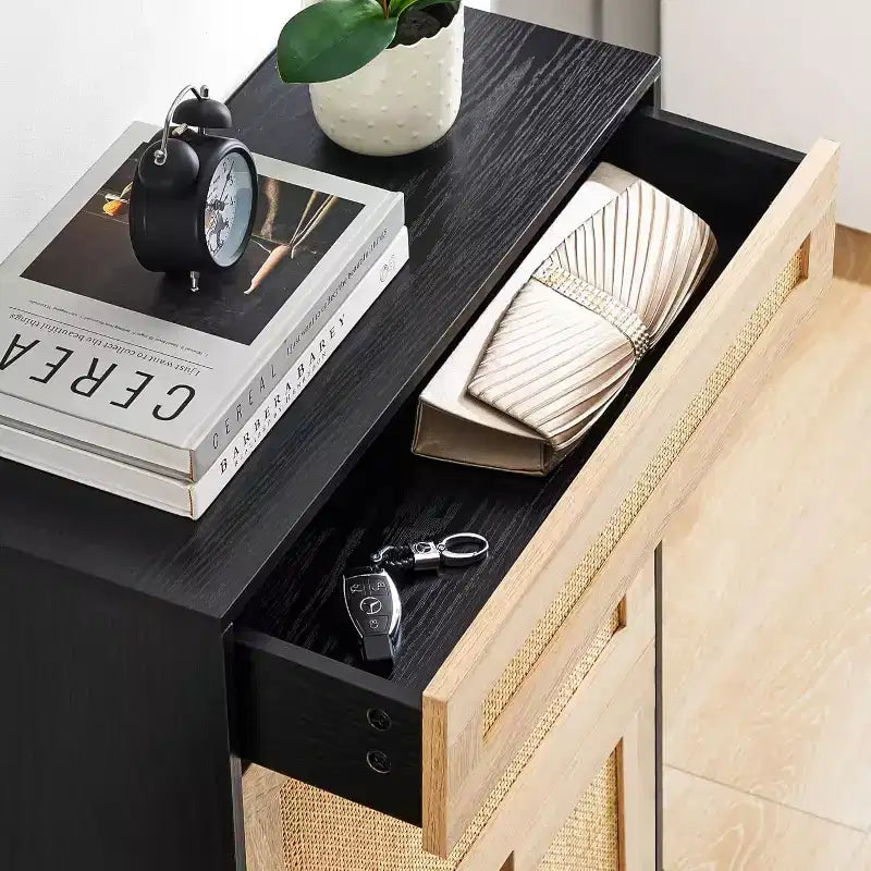Schuhschrank für den Eingangsbereich mit 2 Klappfächern, schmaler freistehender Schuh-Organizer aus Holz, platzsparendes geschlossenes Schuhregal für Flur, Foyer, Wohnung