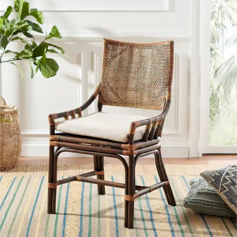 Küstendesign Rattan-Stuhl mit Kissen, 22 B x 24 L x 37 H, 22 B x 24 T x 37 H
