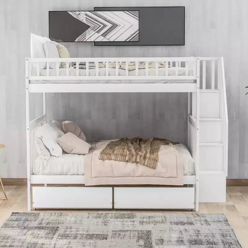 Etagenbett mit zwei großen Liegeflächen, zwei Schubladen und Ablagefächern – für Kinder, Jugendliche und Erwachsene – fürs Schlafzimmer