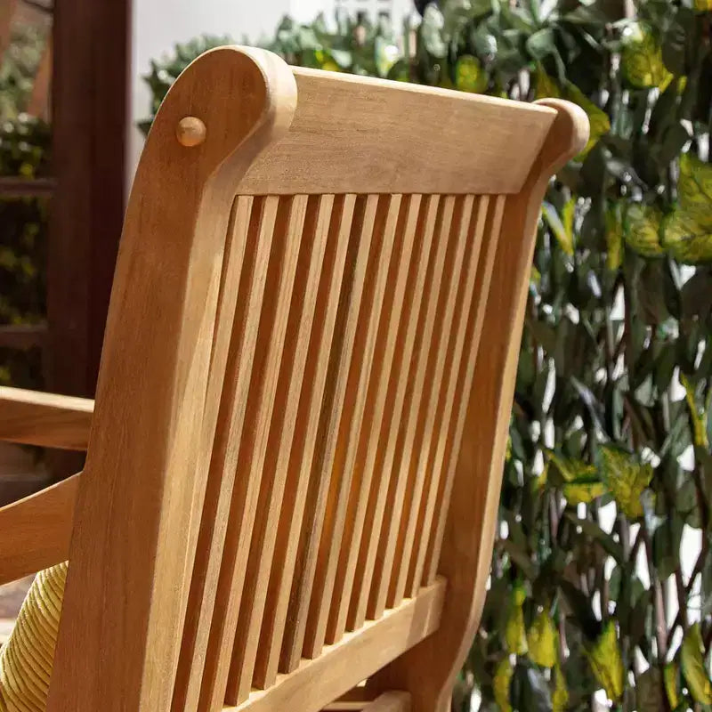 Sonoma Lane Rockport Outdoor-Esszimmerstuhl aus Teakholz Beige - Witterungsbeständig mit Schaumstoffkissen