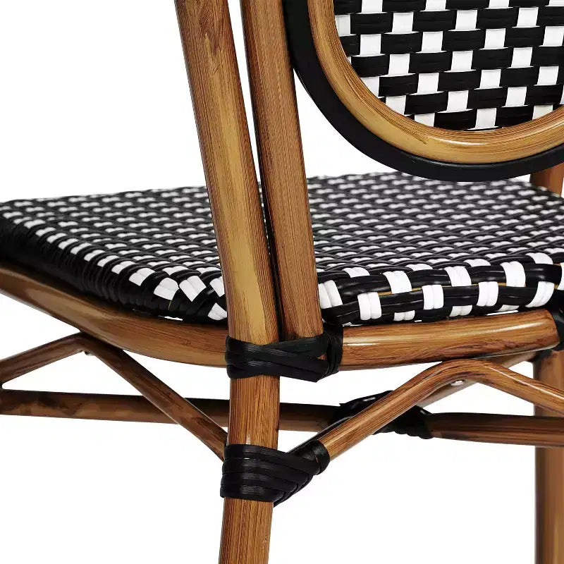 Flash Furniture 4er-Set Lourdes Indoor/Outdoor Gastro-Bistro-Stapelstuhl mit Armlehnen im Thonet-Stil, PE-Rattan und Aluminiumgestell