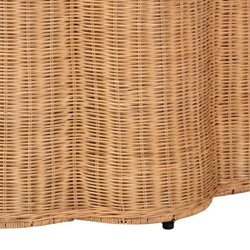 bali & pari Palm Bohemian Honig-Wabentisch aus Rattan in Muschelform, Beistelltisch