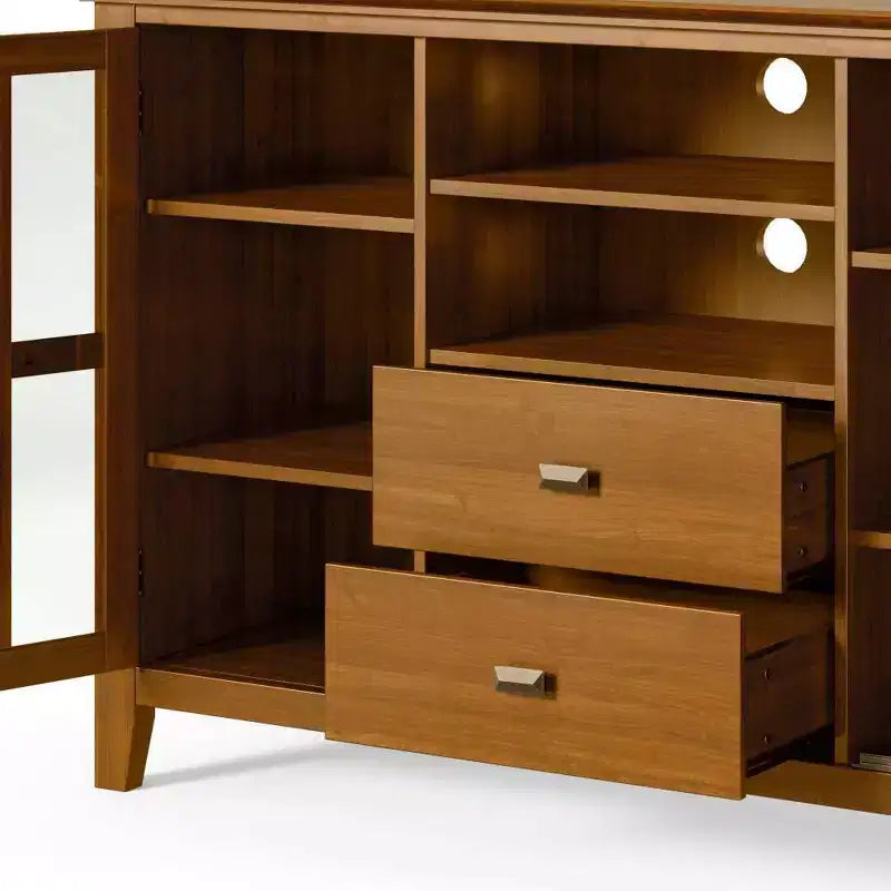 Stratford Hoher TV-Ständer aus Massivholz für TVs bis zu 55 Zoll – WyndenHall