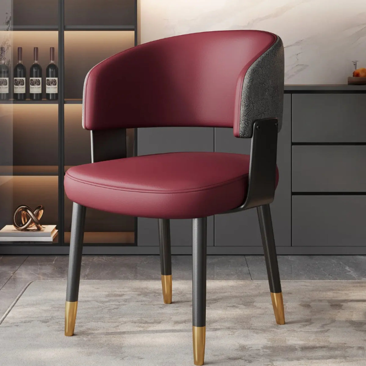 Modern gepolsterter Esszimmerstuhl in Glam-Optik mit Lederbezug