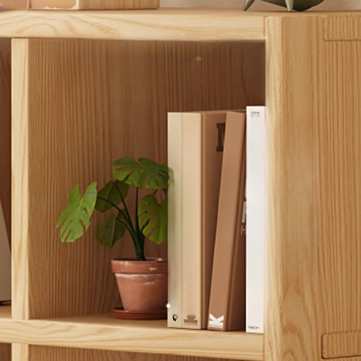 Modernes horizontales 8-faches Holzregal in Natur-Optik