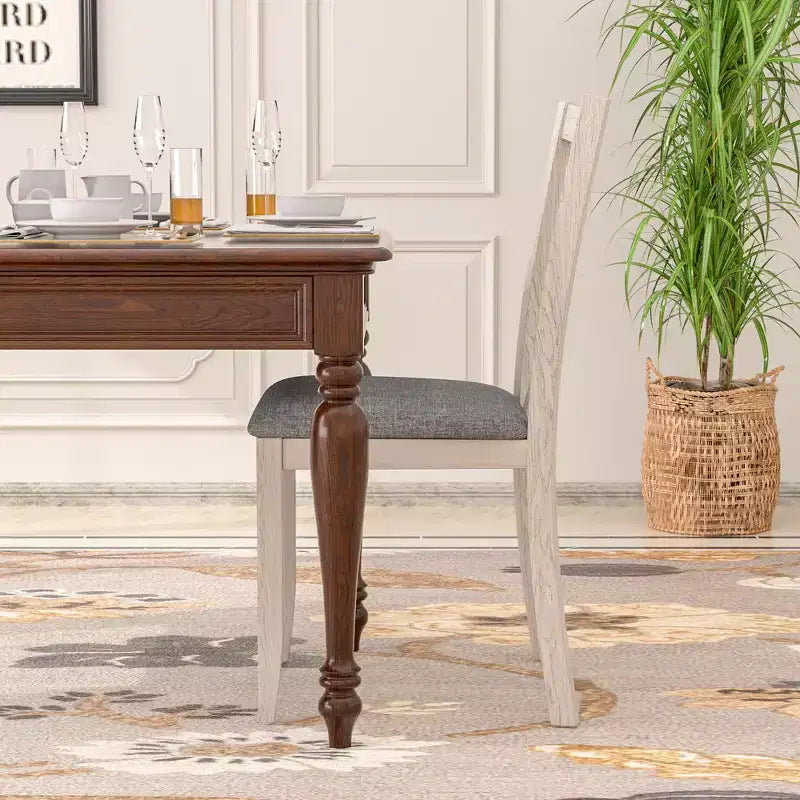 VECELO Rustikale Esszimmerstühle aus Holz, Küchenstühle aus Kautschukholz mit gepolsterter Sitzfläche und eleganter, durchbrochener Rückenlehne, Grau