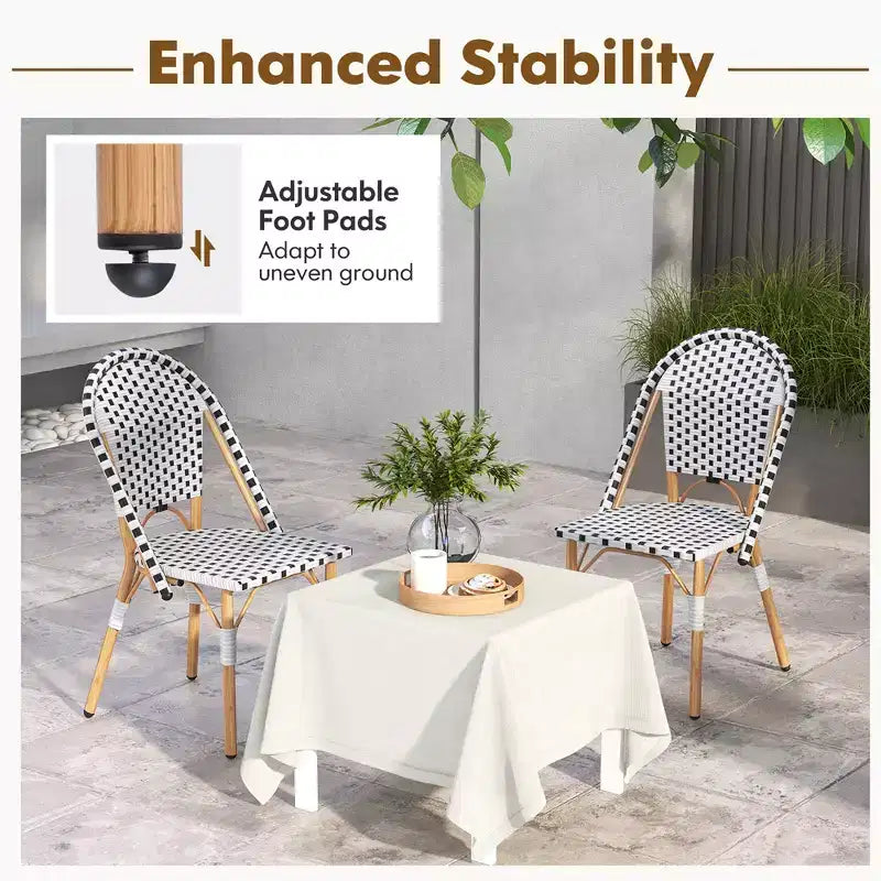 Costway Französischer Bistrostuhl 4er-Set mit handgeflochtenem Rattan und verzinktem Metallrahmen für den Außenbereich