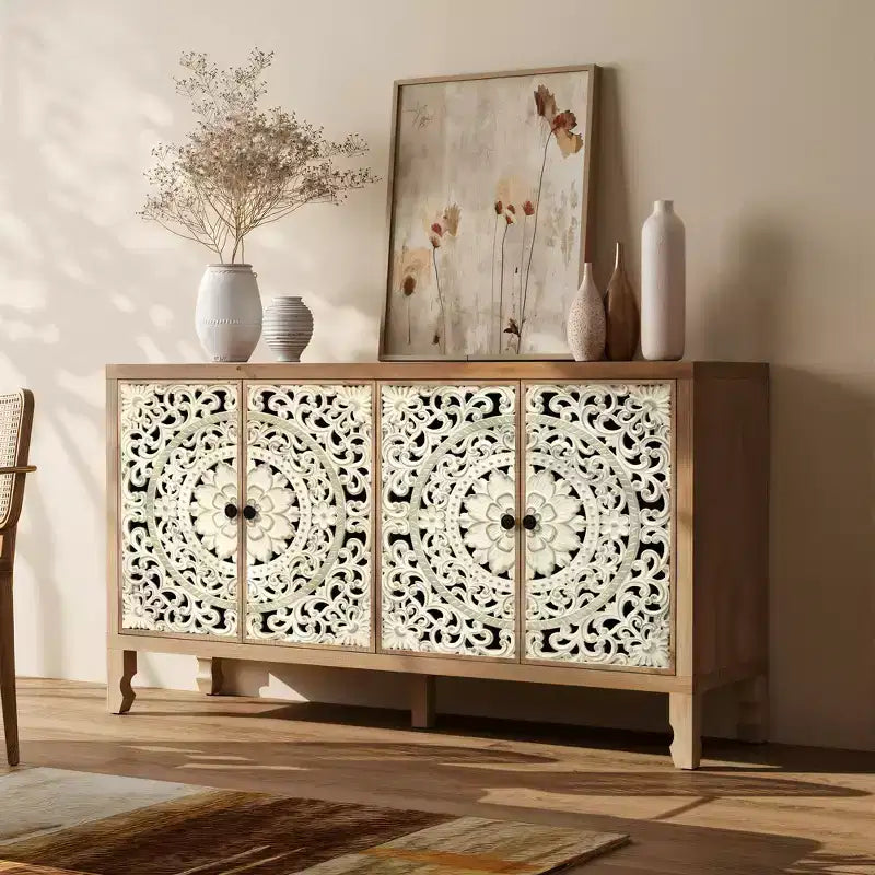 Buffetschrank mit Stauraum, rustikaler Aufbewahrungsschrank mit 4 geschnitzten Türen und verstellbarem Einlegeboden, Sideboard aus Holz als Akzentmöbel