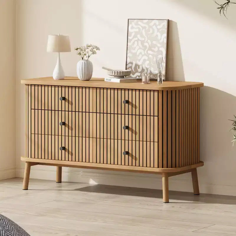 Kommode, horizontaler Schrank mit 6 Schubladen, schwarzen Griffen & Holzbeinen, Naturholz-Optik