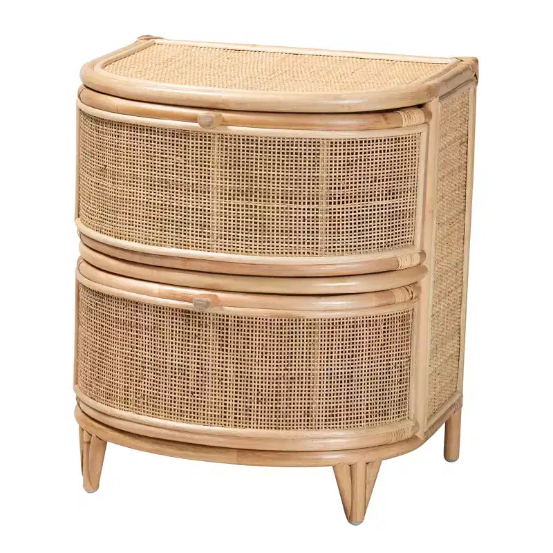 bali & pari Oleta moderner Nachttisch im Boho-Stil aus natürlichem Rattan in Braun mit 2 Schubladen