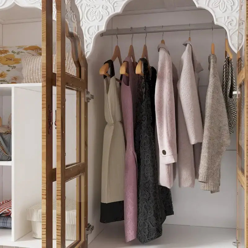 Vintage-inspiriertes zweiteiliges Kleiderschrank-Set mit Metallakzenten