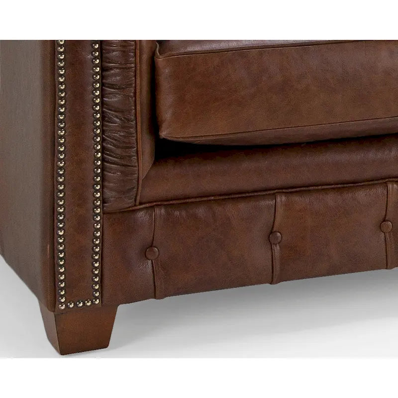 Hancock Chesterfield-Sofa mit Tufting aus genarbtem italienischem Leder – 79 H x 218 B x 102 T (cm)