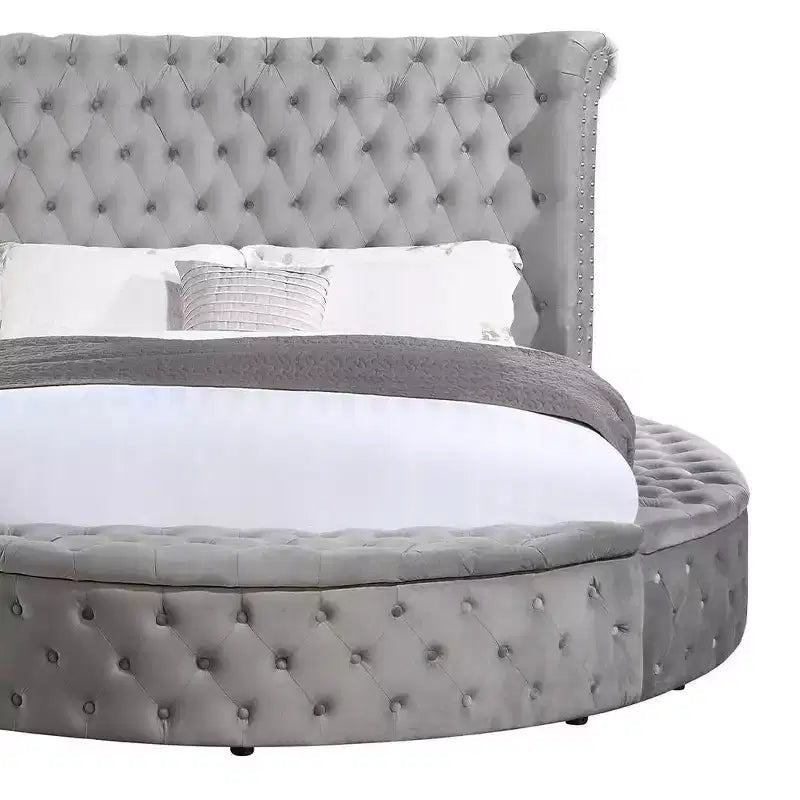 109 Queen-Bett Gaiva Bett Grauer Samt - Acme Furniture: Elegantes Design mit Nagelköpfen und Knopfheftung, Rahmen aus Holzwerkstoff