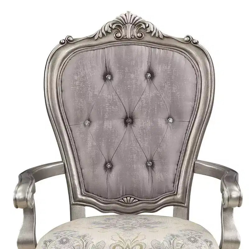 23.25 Ariadne Esszimmerstuhl aus Samt mit antik-platinfarbener Oberfläche – Acme Furniture