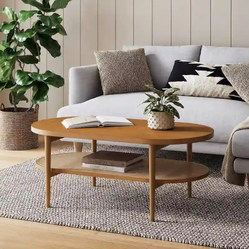 Nathan James Sonia Bohemian Couchtisch mit zwei ovalen Ebenen aus hellem Holz und Ablage aus Rattan