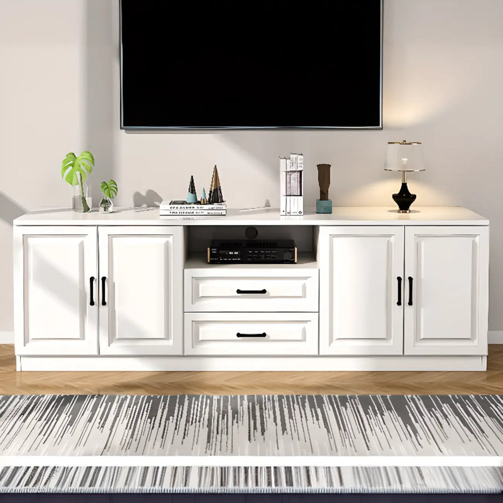 Moderner weißer TV-Schrank aus Holz mit Stauraum und Kabelmanagement
