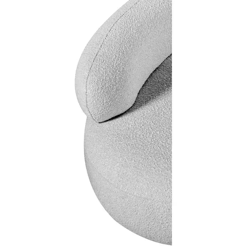 Meridian Furniture Venti Stuhl aus Bouclé-Stoff