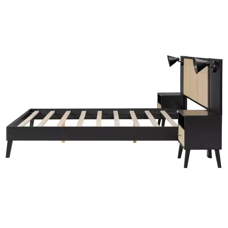 Queen-Size-Bettgestell aus Massivholz mit 2 Nachttischen, elegantes Plattformbett aus Rattan-Holz-Kombination mit Lampen - ModernLuxe