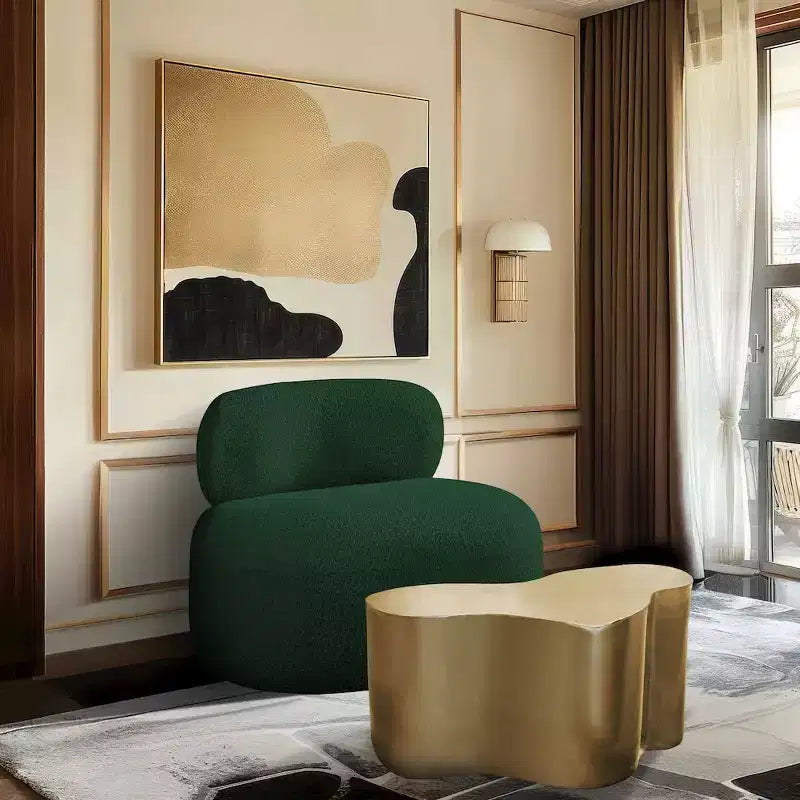 Meridian Furniture Venti Stuhl aus Bouclé-Stoff