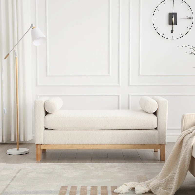 Elegante Polsterbank mit hohen Seiten