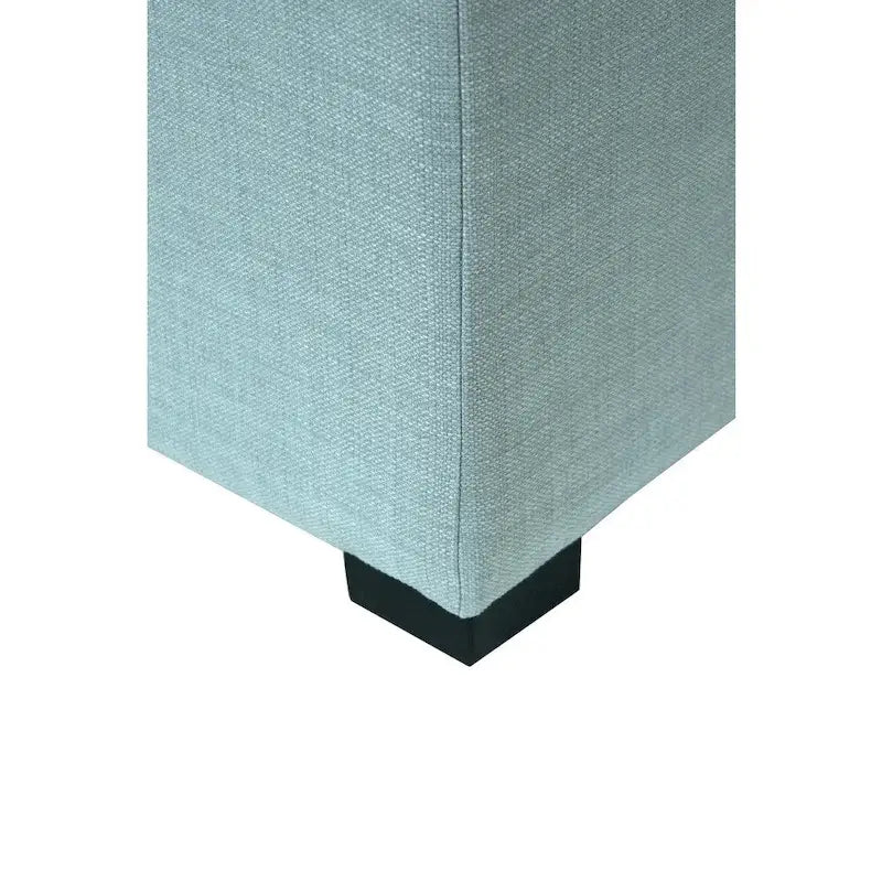 Quadratischer Polsterhocker mit 4 Knöpfen