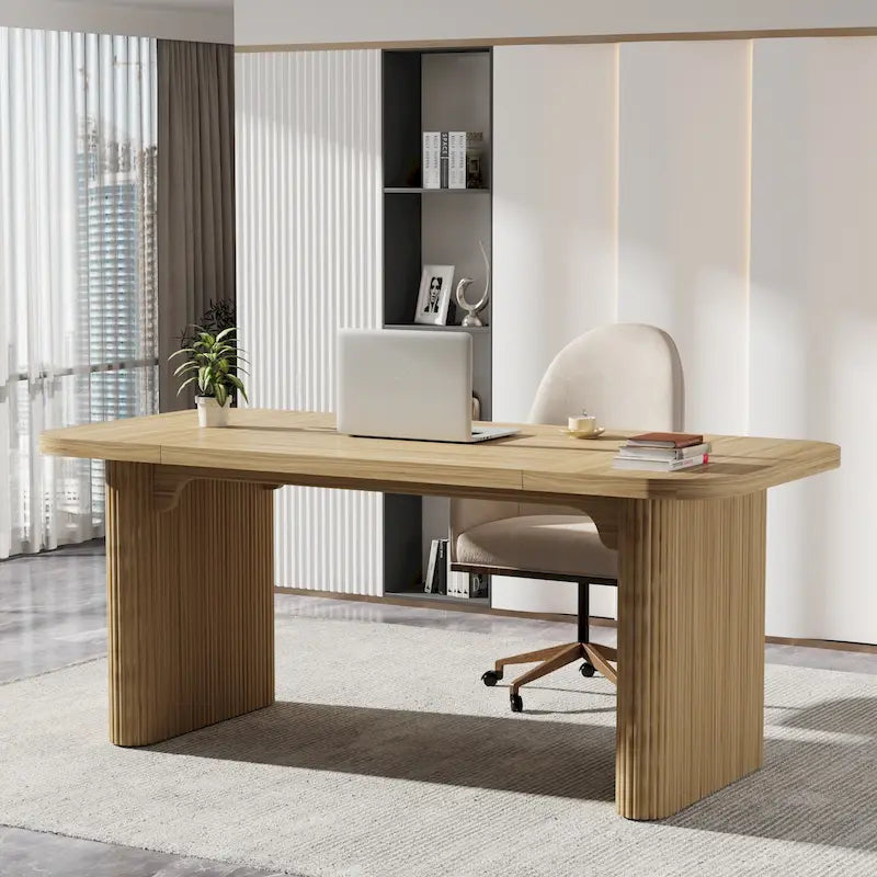 Moderner Chefschreibtisch für das Home-Office