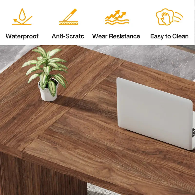 Moderner Chefschreibtisch für das Home-Office