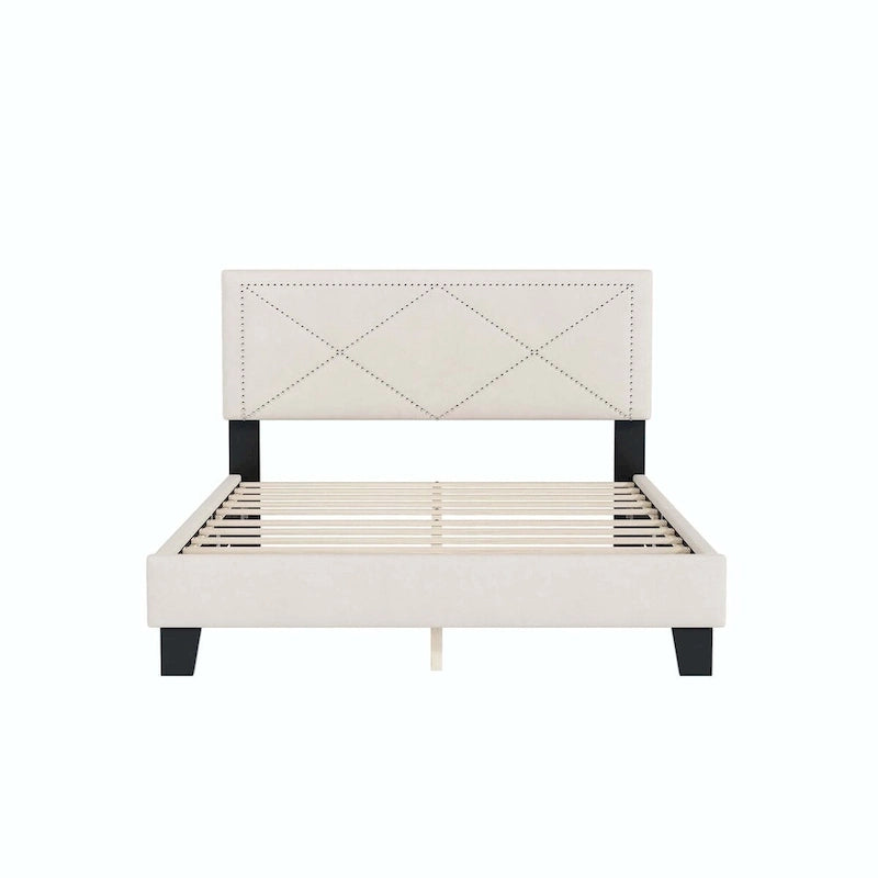 Gepolstertes Queen-Size-Bettgestell mit Nieten-Design